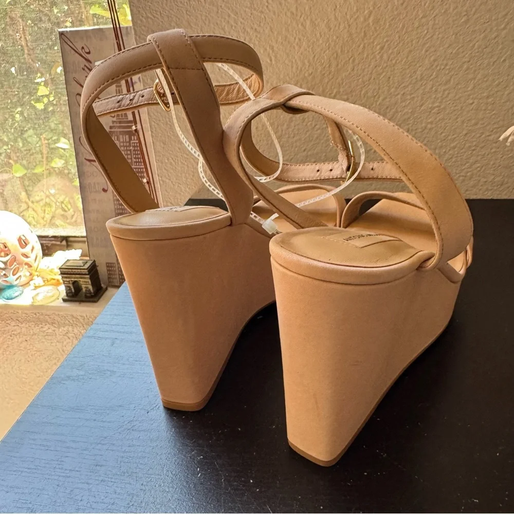 NWT Antonio Melani Madelle Leather Wedge Sandals Beige Sz 9,5